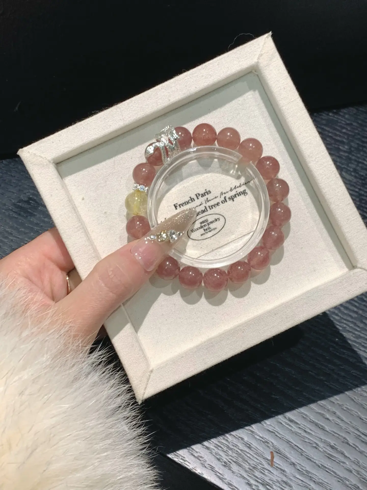 i1742024603481_1237_0_0.webp Strawberry Crystal Ice Seed Golden Hair Crystal 10mm - Image 1