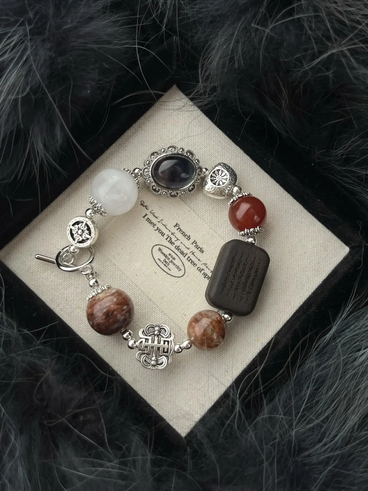 i1750763930212_831_0_1.webp (Live delivery welfare payment) White Ghost Thousand Layer Ghost Red Agate Agarwood 14-16mm - Image 1