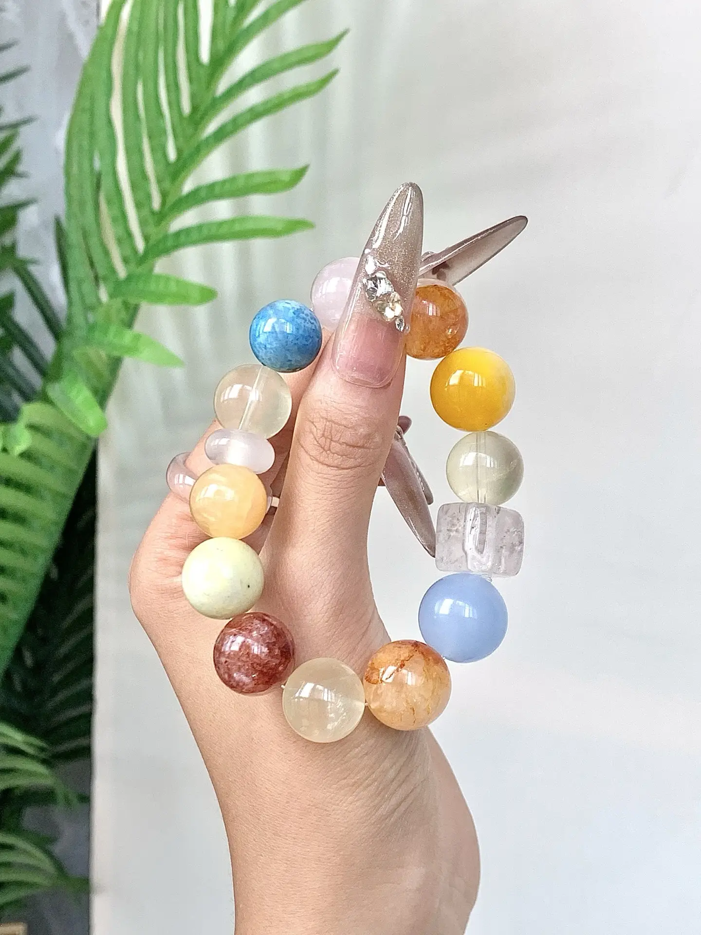 i1754379404526_4666_0_0.webp Yellow Crystal, Red Gum Flower, Yellow Gum Flower, White Ghost Earth, Agate, Honey Wax, Calcite Earth, Agate Powder, Crystal Blue, Jadeite 14-16mm White Crystal, Shape Following, Mining Pit, Do not take pictures if you mind! - Image 1