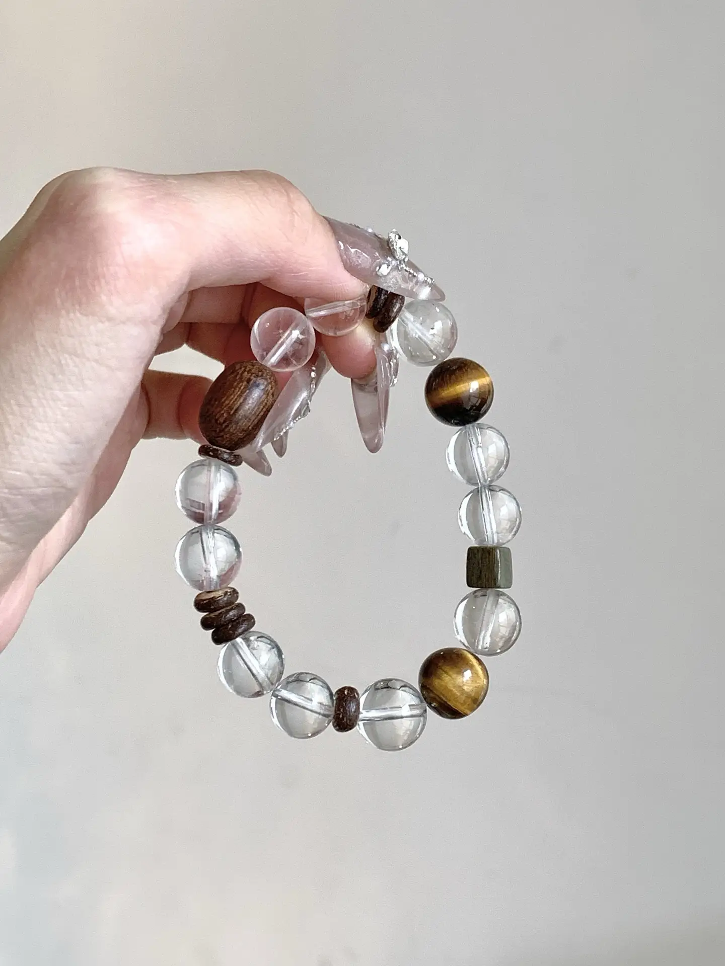 i1757941281243_4539_0_1.webp White crystal, yellow tiger eyes, agarwood, sandalwood, 12mm - Image 1