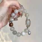 White tea with the shape of rabbit hair ghost agarwood